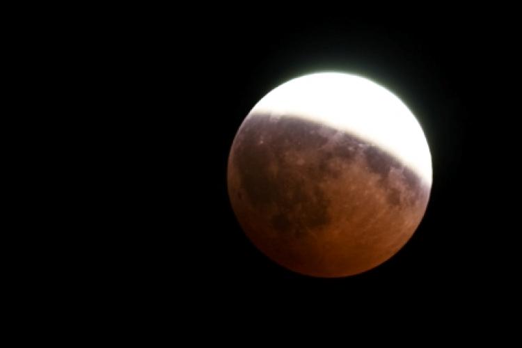 partial-lunar-eclipse-cropped